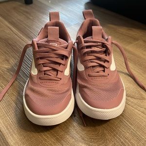 Vans ultra range sneakers